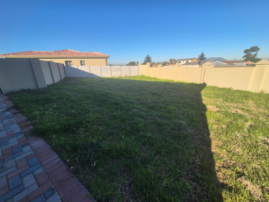 To Let 3 Bedroom Property for Rent in Stellendale Western Cape